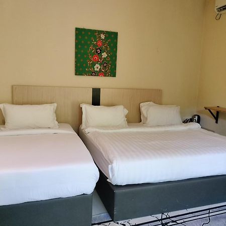 The Firefly Resort Semporna Exterior foto
